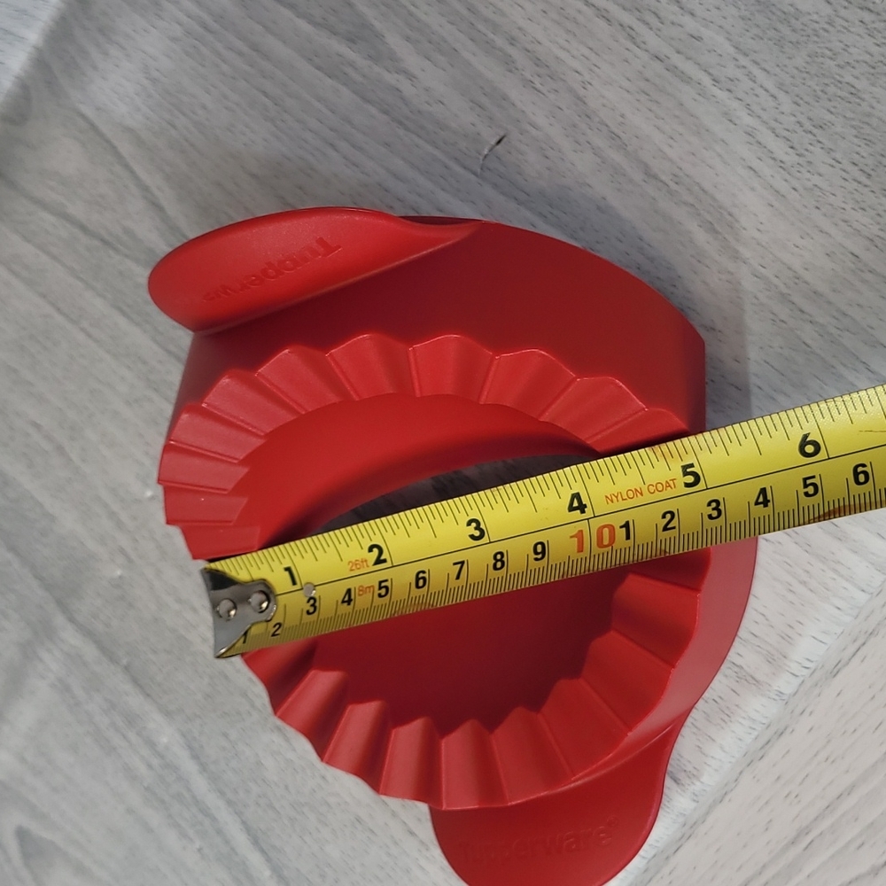 Tupperware Easy Press Maker New - Picture 4 of 4